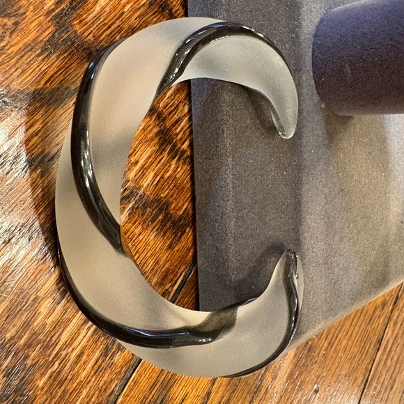 Black and Gray Blown Glass Bracelet - Picture 3 of 3